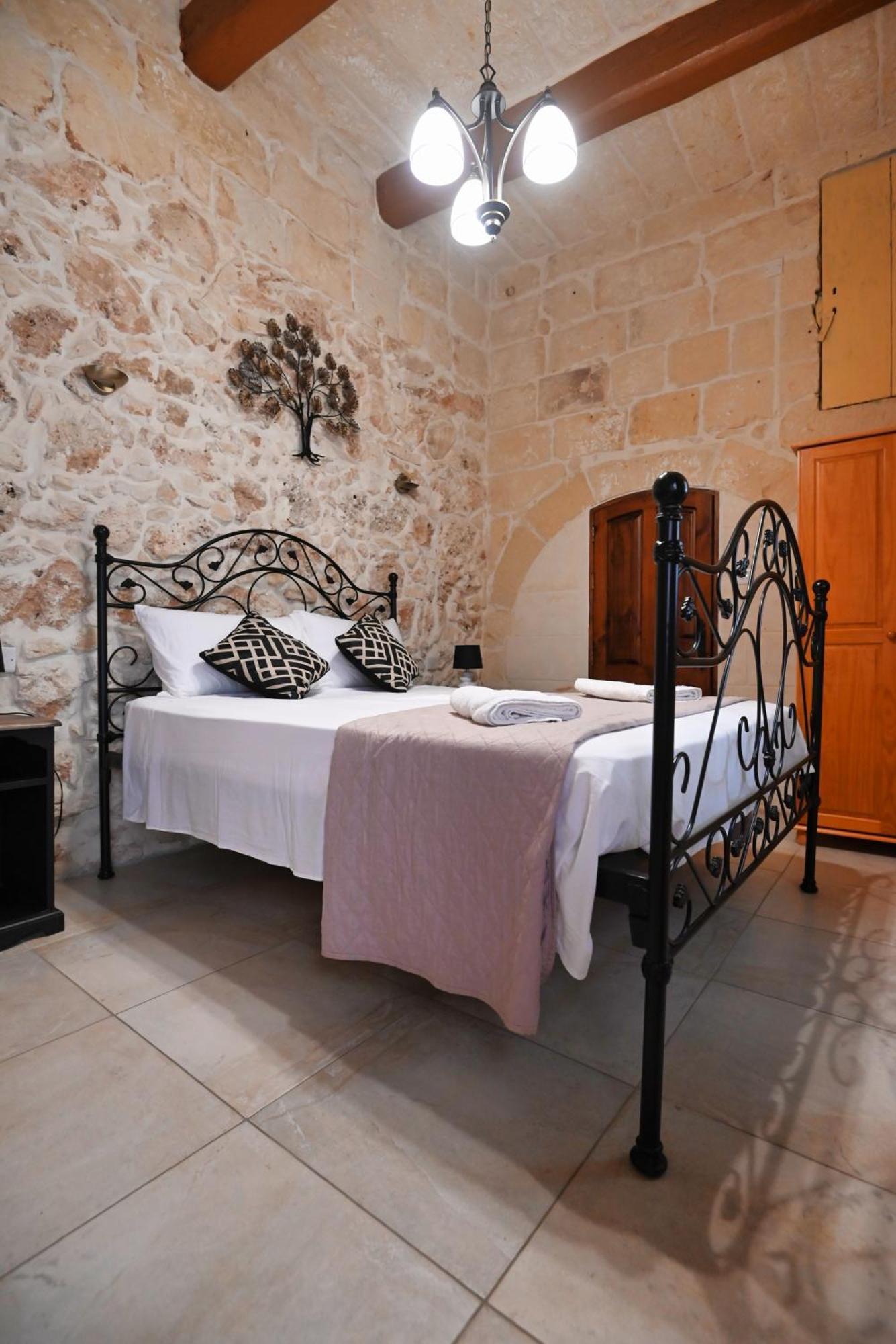 The Cloisters Bed And Breakfast Шаара Экстерьер фото